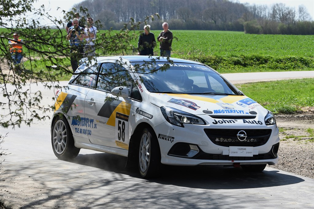 Sune Vallentin og Peter Egholm kørte effektivt og meget hurtigt og uden dramatik i det Slesvigske rally med henved 82 kilometer hastighedsprøver.
(Foto: MD/autoMOTIV)